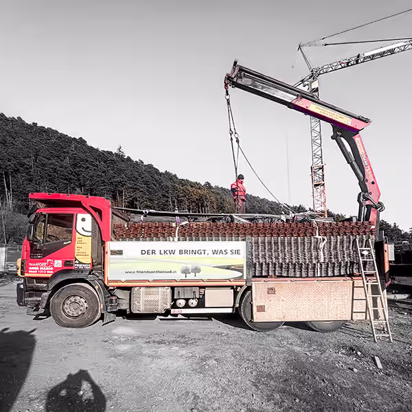 IVECO 3 Achser mit Ladekran für 10m Ausladung mit max. 1 Tonne